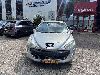 Coche siniestrado Peugeot 308 bijgeluid in motor 2011/1