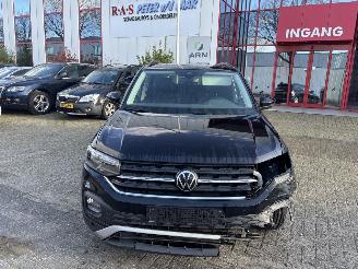 damaged passenger cars Volkswagen T-Cross 1.0tsi life 2022/2
