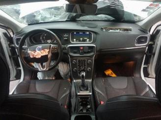 Volvo V-40 V40 (MV), Hatchback 5-drs, 2012 / 2019 2.0 D2 16V picture 21