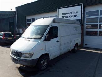Mercedes Sprinter Sprinter 2t (901/902), Bus, 1995 / 2006 210D picture 3