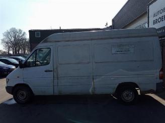 Mercedes Sprinter Sprinter 2t (901/902), Bus, 1995 / 2006 210D picture 4