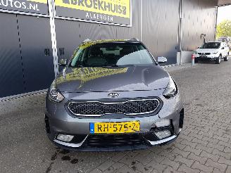 Kia Niro 1.6 GDi Hybrid ExecutiveLine picture 3
