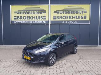 damaged passenger cars Ford Fiesta 1.0 Style 2015/4