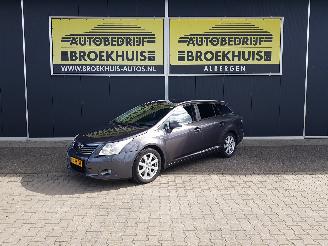 krockskadad bil auto Toyota Avensis  2011/4