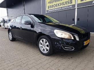 Volvo V-60 1.6 D2 Momentum picture 6