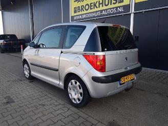 Peugeot 1007 1007 (KM), Hatchback 3-drs, 2004 / 2011 1.4 picture 11