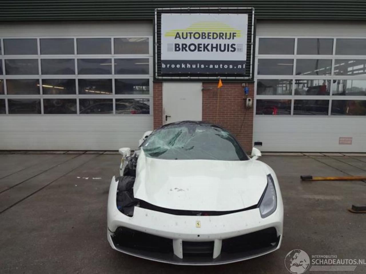 Ferrari 488 488 GTB, Coupe, 2015 3.9 Turbo V8 32V