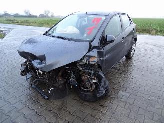 Mazda 2 1.3 16v picture 3