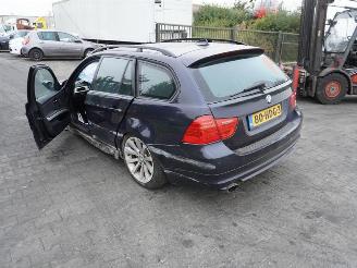 BMW 3-serie Touring 320i picture 2