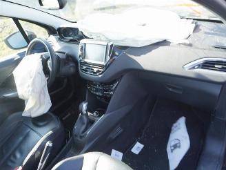 Peugeot 208 1.6 HDi picture 5