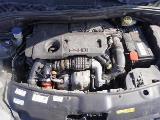 Peugeot 208 1.6 HDi picture 9