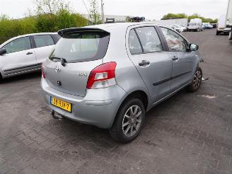 Toyota Yaris 1.3 16v picture 1