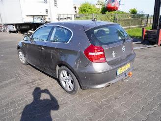 BMW 1-serie 116i picture 2