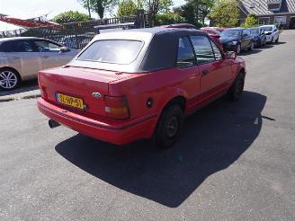 skadebil auto Ford Escort Cabrio 1.6 1990/3