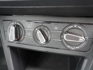 Volkswagen Polo 1.0 12v picture 6