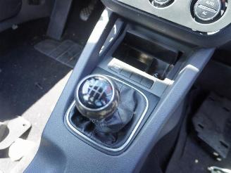 Volkswagen Golf 1.6 FSi picture 7