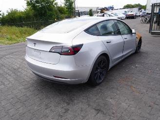 Uttjänta bilar auto Tesla Model 3  2021/1