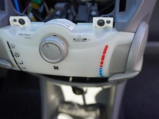 Peugeot 107 1.0 12v picture 6