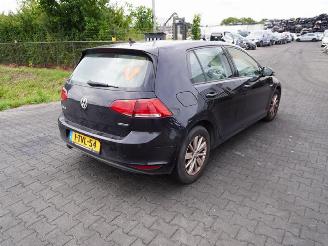 Vrakbiler auto Volkswagen Golf 1.6 TDi 2014/9