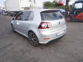 Volkswagen Golf 2.0 TDi picture 2