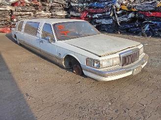 Lincoln Town Car 4.9 picture 4