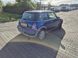 Uttjänta bilar auto Mini Cooper 1.6 16V One (W10-B16A) 2003/2