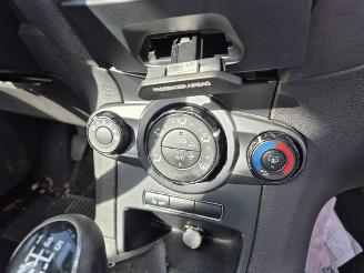 Ford Fiesta 1.0 Ti-VCT 12V 65 (XMJA(Euro 5)) picture 6