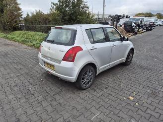 Coche siniestrado Suzuki Swift 1.3 16V 2006/3