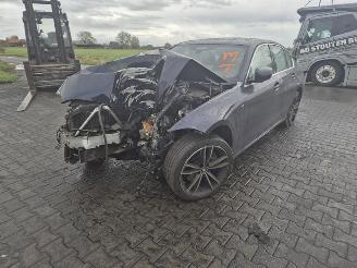 BMW 3-serie 330e picture 3