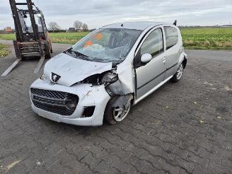 Peugeot 107 1.0 12v picture 3