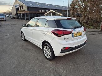 Hyundai I-20 1.0 T GDi picture 2