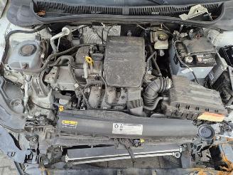 Volkswagen Polo 1.0 picture 9