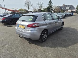 Vrakbiler auto Peugeot 308 1.2 12v THP 2014/11
