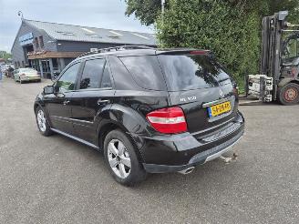 Mercedes ML 350 4 Matic picture 2