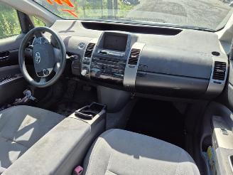 Toyota Prius 1.5 Hybrid picture 5