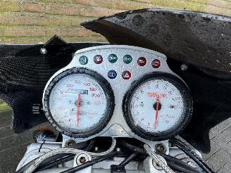 Ducati Monster 900  picture 5