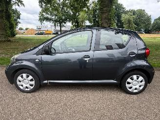 Toyota Aygo 50 kW (68 PK)   998 cc. picture 2