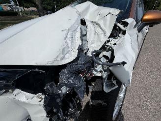 Renault Captur E-TECH PLUG-IN HYBRID  1598 cc picture 16