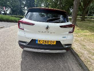 Renault Captur E-TECH PLUG-IN HYBRID  1598 cc picture 4