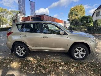 Toyota Rav-4  picture 6