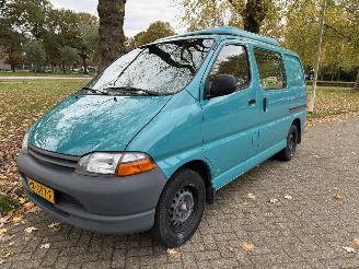 Toyota Hi-Ace  picture 1