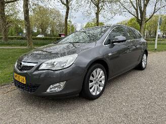 Coche accidentado Opel Astra SPORTS TOURER 2013/1