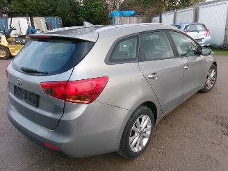 Kia Ceed 1.4 CRDI Break Comfort picture 4