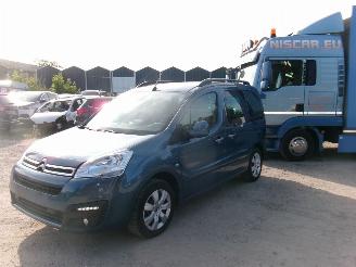 krockskadad bil auto Citroën Berlingo 1.2 Multispace 2018/6