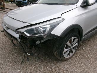 Hyundai I-20 1.0 Cross picture 6