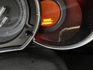 Citroën DS3 e-HDI 1.6 So Chic picture 41