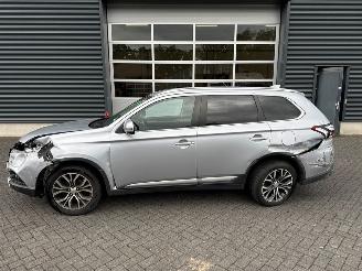 Mitsubishi Outlander 2.0 16V 4x2 SUV  Benzine 1.998cc 110kW (150pk) picture 2