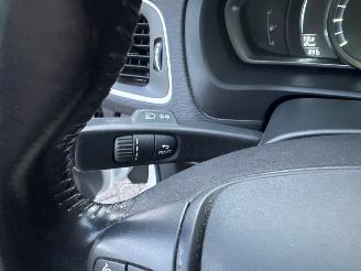 Volvo V-40 1.6 T2 GTDi 16V Hatchback 4Dr Benzine 1.596cc 88kW (120pk) FWD picture 22