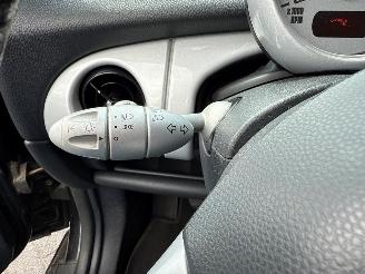 Mini Mini 1.6 16V Cooper Hatchback  Benzine 1.598cc 85kW (116pk) FWD picture 15