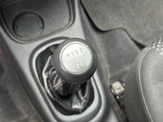 Hyundai Accent 1.4i 16V Hatchback  Benzine 1.399cc 71kW (97pk) FWD picture 16